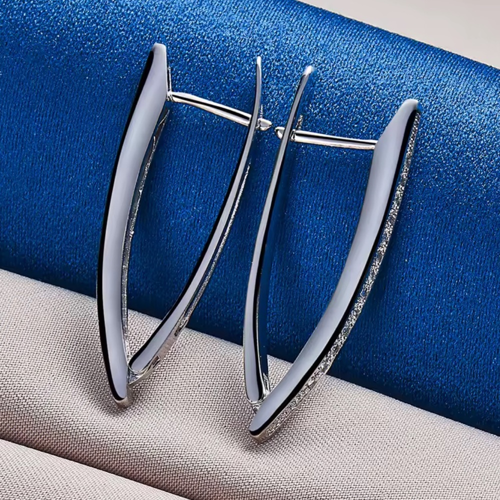 🌟 Earrings - Picture 4 of 8